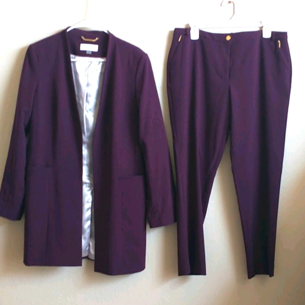 Calvin Klein 2 piece Suit Jacket and pants size 12